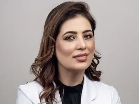 DHA licensed doctor providing Juvederm Volite in Dubai